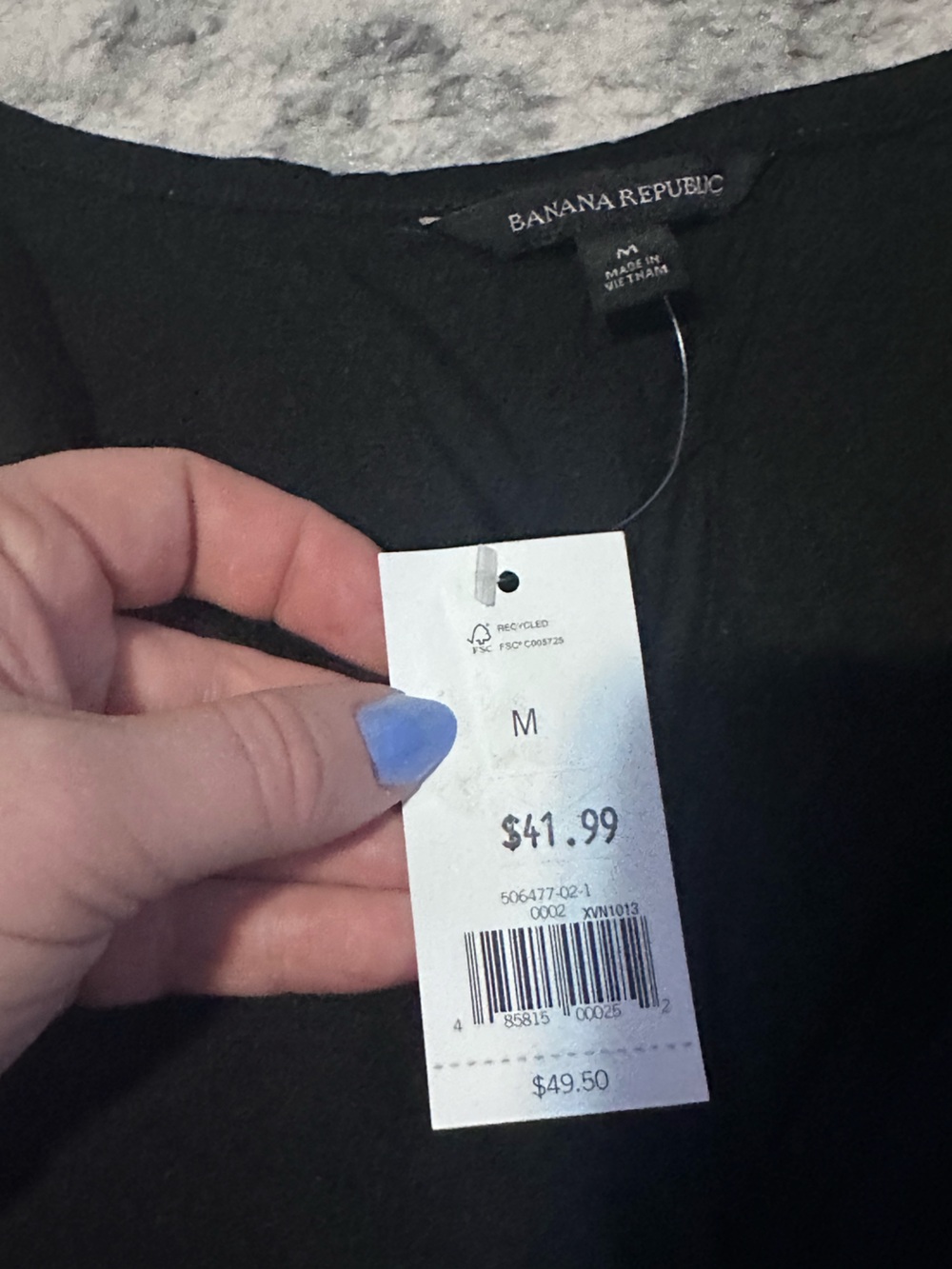 Banana Republic Black Sleeveless V-Neck Rounded Hem Top - Picture 3 of 4